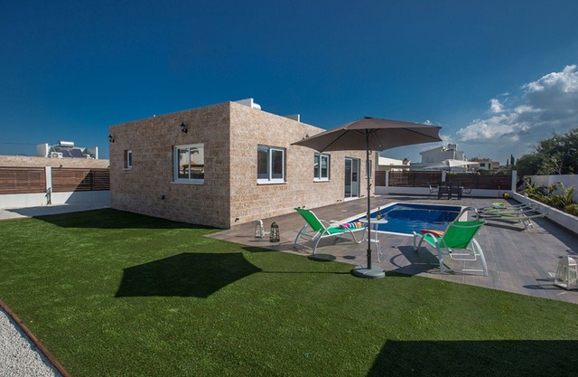Beautiful 5 Star Holiday Villa in a Prime Location in Protaras