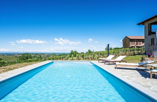 Beautiful apartment for 4 people with A/C, WIFI, pool, TV and terrace