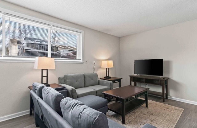 Beautiful and Cozy Apartment in Springfield- 2 Bedroom