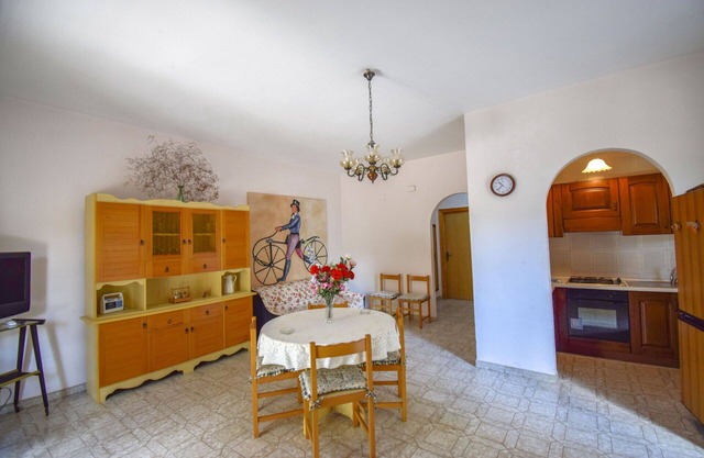 Beautiful apartment for 6 people with A/C, TV, pets allowed and parking