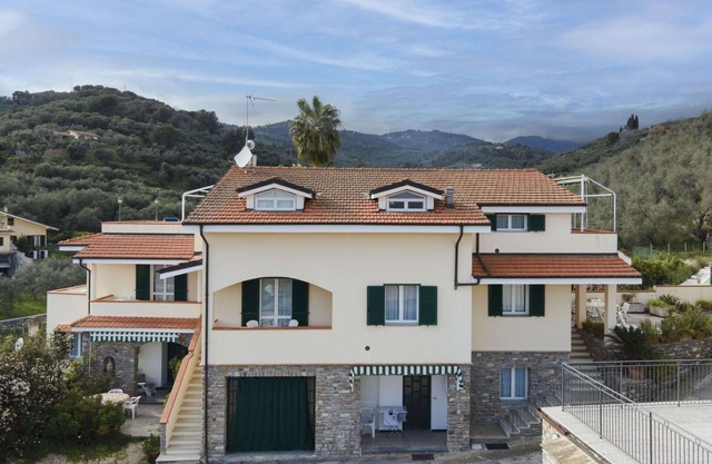 Beautiful apartment for 6 guests with WIFI, pool, TV, terrace and pets allowed