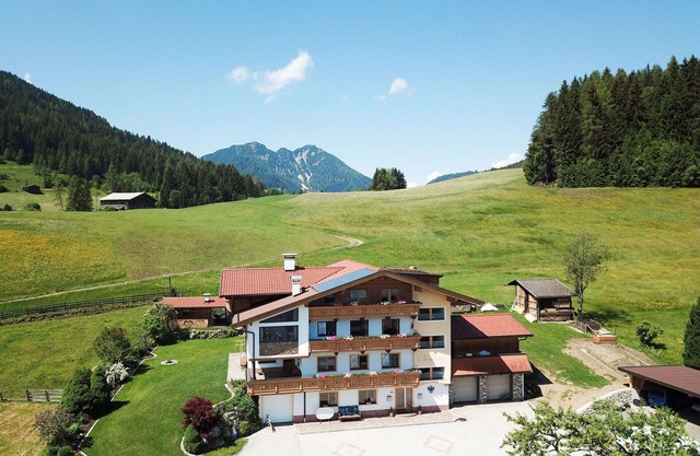 Beautiful apartment for 4 guests with WIFI, TV and balcony
