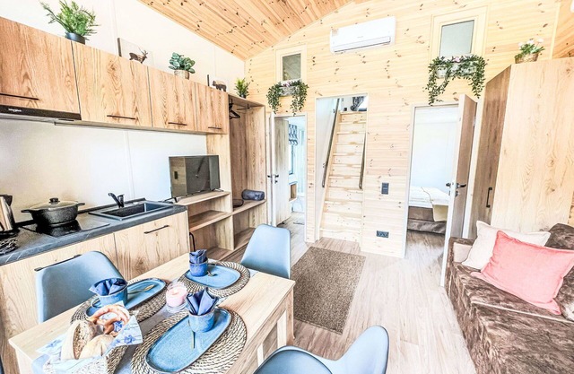 Beautiful apartment in villa for 5 people with A/C, TV, terrace and pets allowed
