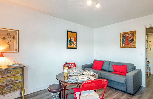Beautiful apartment for 2 people with WIFI, TV, pets allowed and parking