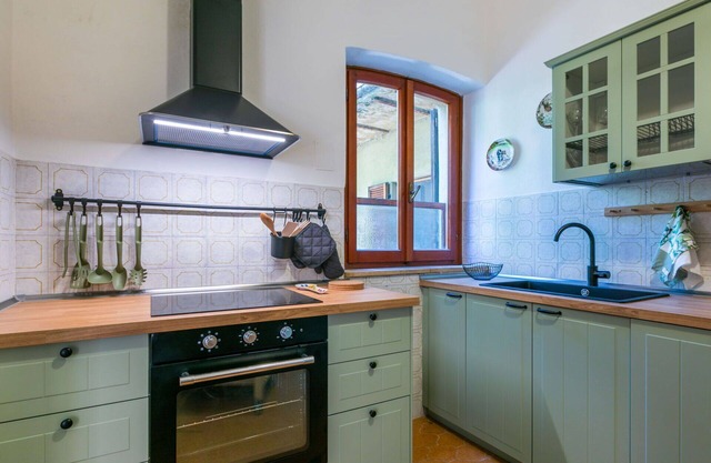 Beautiful apartment for 7 people with WIFI and patio