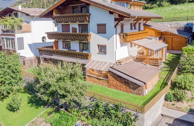 Beautiful apartment for 10 guests with WIFI, TV, balcony, panoramic view and parking