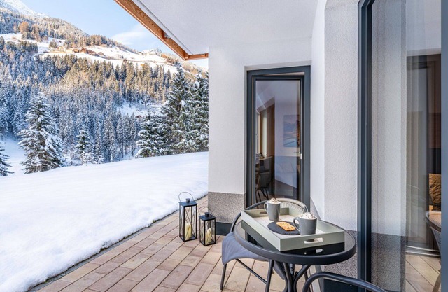 Beautiful apartment for 14 guests with WIFI, TV and terrace