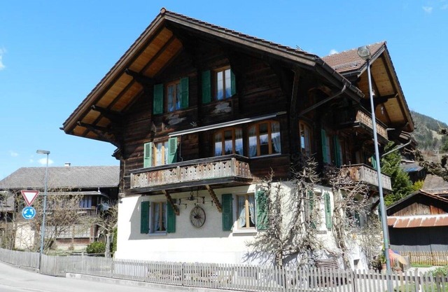 Beautiful apartment for 4 guests with WIFI, TV, pets allowed and parking