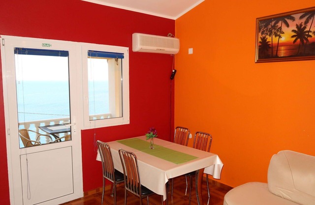 Beautiful apartment for 2 people with A/C, WIFI, TV and terrace