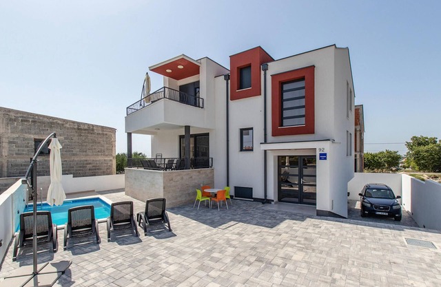 Beautiful apartment in Vrsi with WiFi