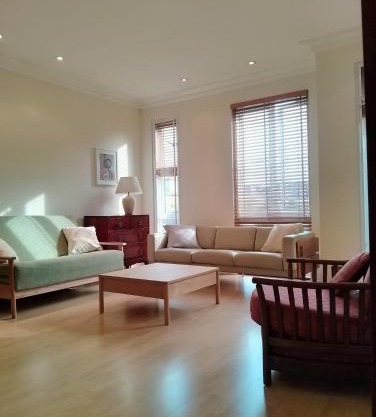 Beautiful apartment London Free Underground Parking