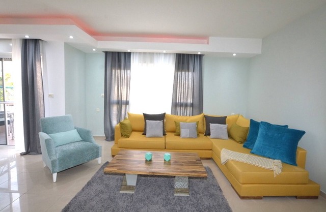 BEAUTIFUL APT SEA VIEW - PARKING/SEA SIDE