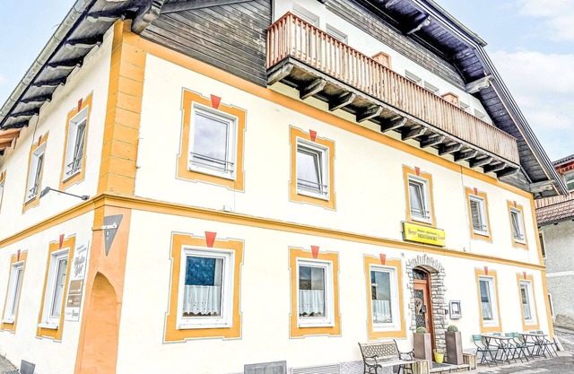 Beautiful apartment for 4 guests with WIFI, TV, pets allowed and parking