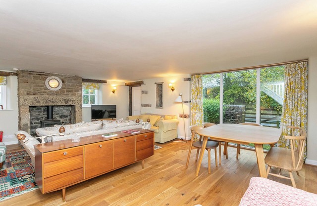Beautiful barn sleeping 5 guests - including access to an award winning wellbeing resort