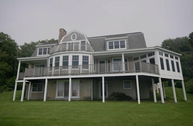 Beautiful Beachfront 6 BR House in Kittery Point - Sleeps 12 License# ABNB-111