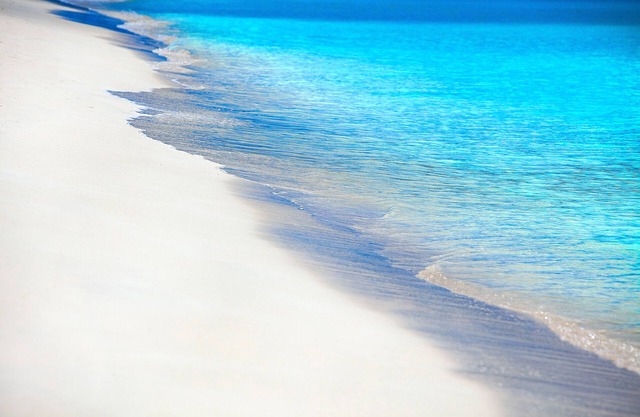 Beautiful beachfront apartment a few steps from a lovely white sand beach.