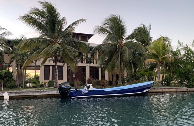 Beautiful Beachfront Island Home, Private Dock, Village Transportation Included