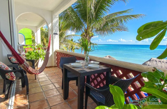 Beautiful beachside condo with Caribbean view! AC & WiFi included.