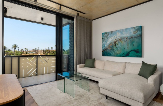 Beautiful Bridgewater One Apartment | Wifi