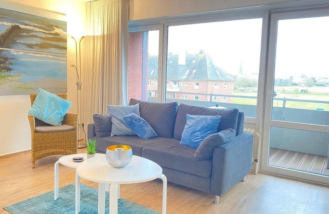 Beautiful, bright vacation apartment in a quiet location with balcony, lighthouse view and WLAN - Holiday Residenz