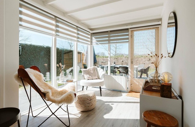 Beautiful bungalow with 2 garden seats and cosy furnishings in comfy style