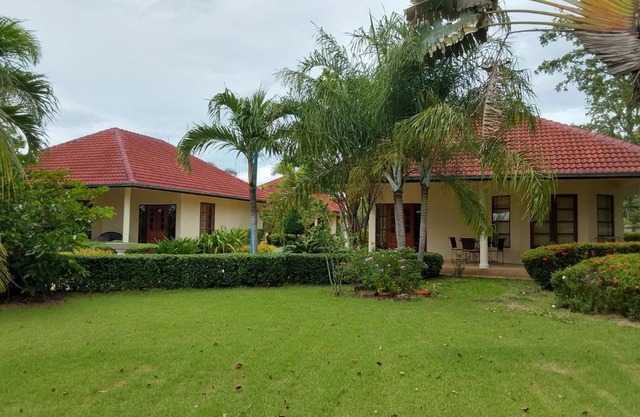 Beautiful bungalow with shared outdoor pool
