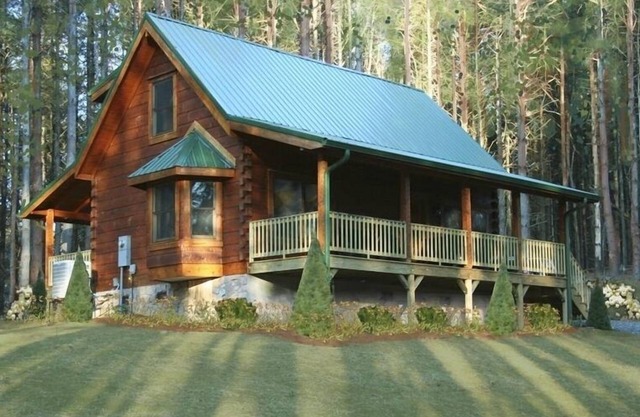 Beautiful Cabin w/River Lot!