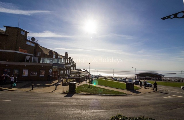 Beautiful caravan at Manor Park nearby Hunstanton beach ref 23030W