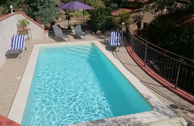 Beautiful Catalan Villa with pool and extensive gardens, sleeps 7 in 4 bedrooms.