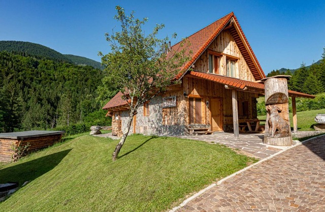 Beautiful chalet in Comeglians with private terrace