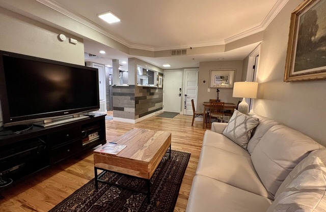 Beautiful Cherry Creek Condo right in the heart of town and restaurants