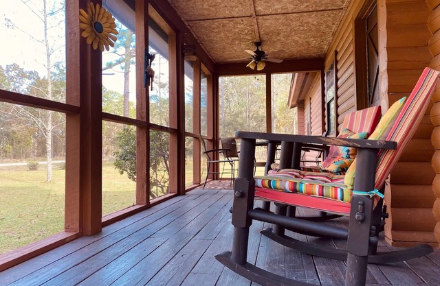 Beautiful Chestnut Log Cabin