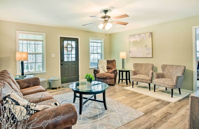 Beautiful Clarkesville Home ~ 8 Mi to Helen!