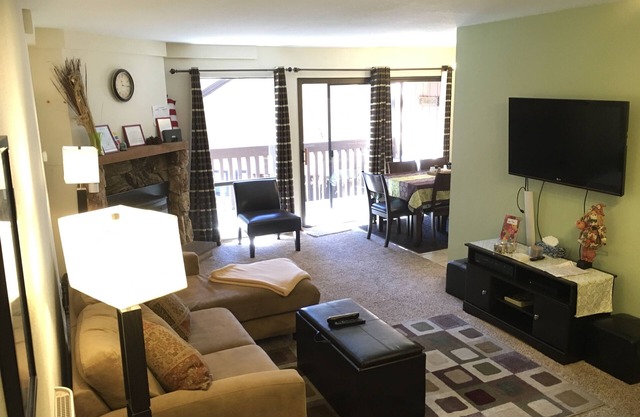 Beautiful Condo: Close to Lake, Casinos & Restaurants