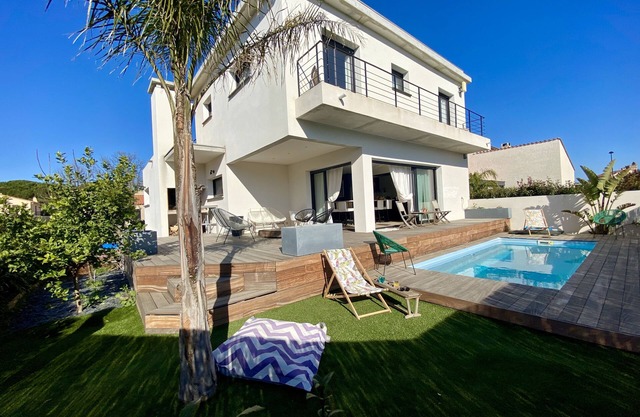 Beautiful contemporary seaside villa with private pool