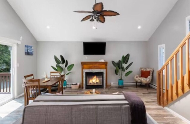 Beautiful contemporary style home located in the heart of the Poconos.
