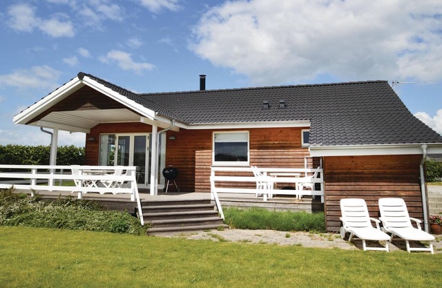 Beautiful cottage, comfortably furnished and equipped with, among other things, a fireplace stove, w