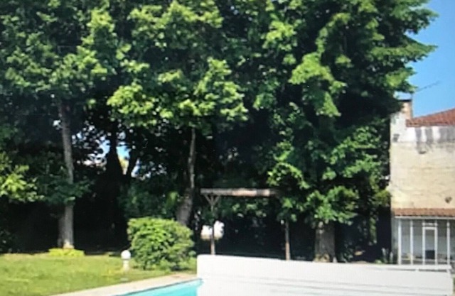 Beautiful character house with pool & park