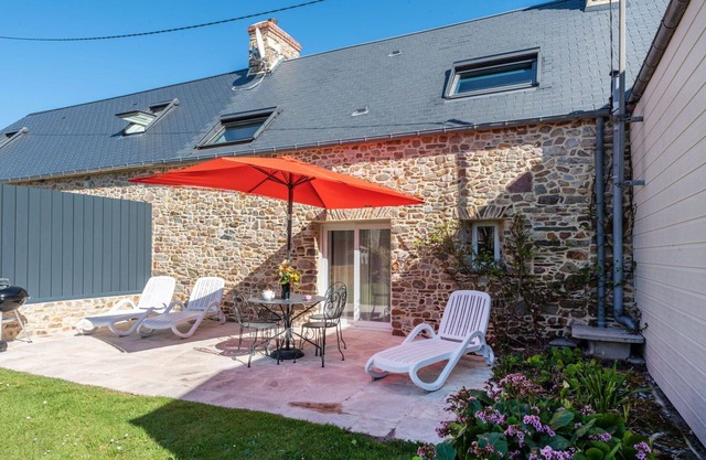 Beautiful apartment in villa for 4 guests with WIFI, TV, terrace and pets allowed
