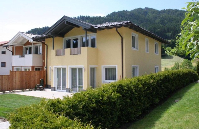 Beautiful group accommodation with sauna & ski-in