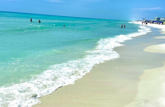 Beautiful Gulf Front Complex,White Sandy Beaches, private pool, Paradise Awaits!