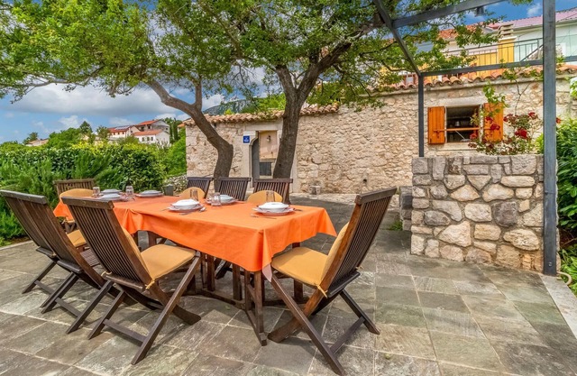 Beautiful home in Bribir with WiFi