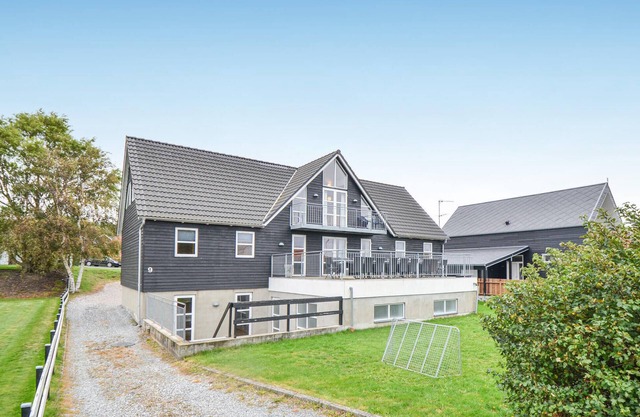 Beautiful home in Ebeltoft with sauna
