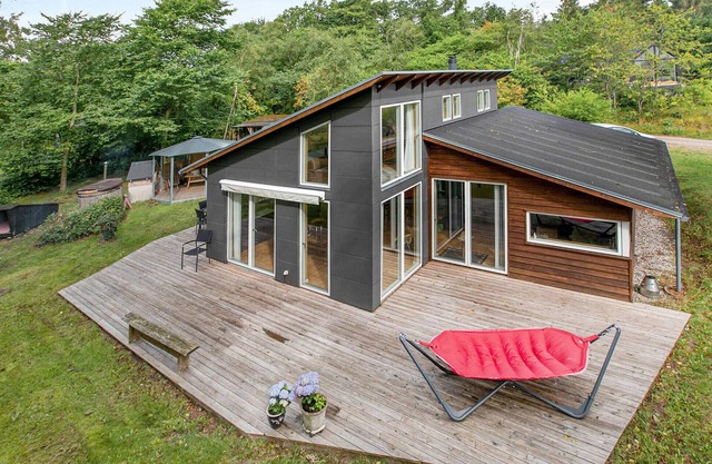 Beautiful home in Knebel