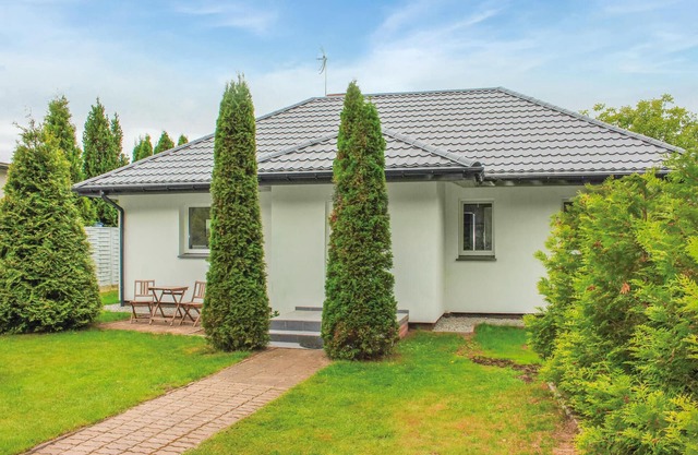 Beautiful home in Nowe Warpno with WiFi