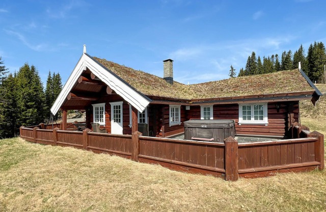 Beautiful home in øyer with WiFi