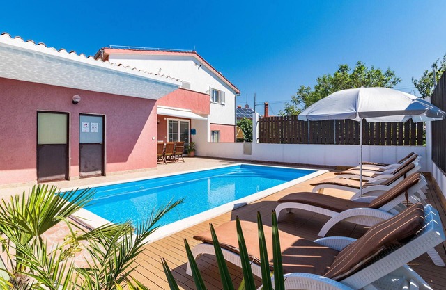 Beautiful home in Pomer with WiFi