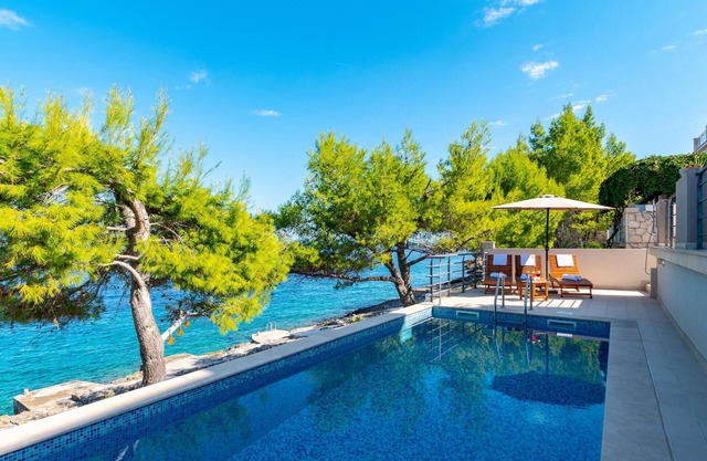 Beautiful home in Prigradica