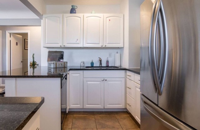 Beautiful Home w/3 Bedrooms in Royal Oak
