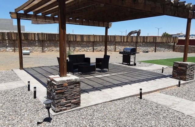Beautiful Home with spacious rooms and backyard!